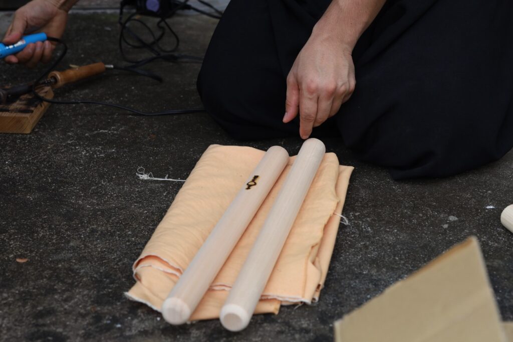 自分だけの“祈りのバチ”をつくる時間